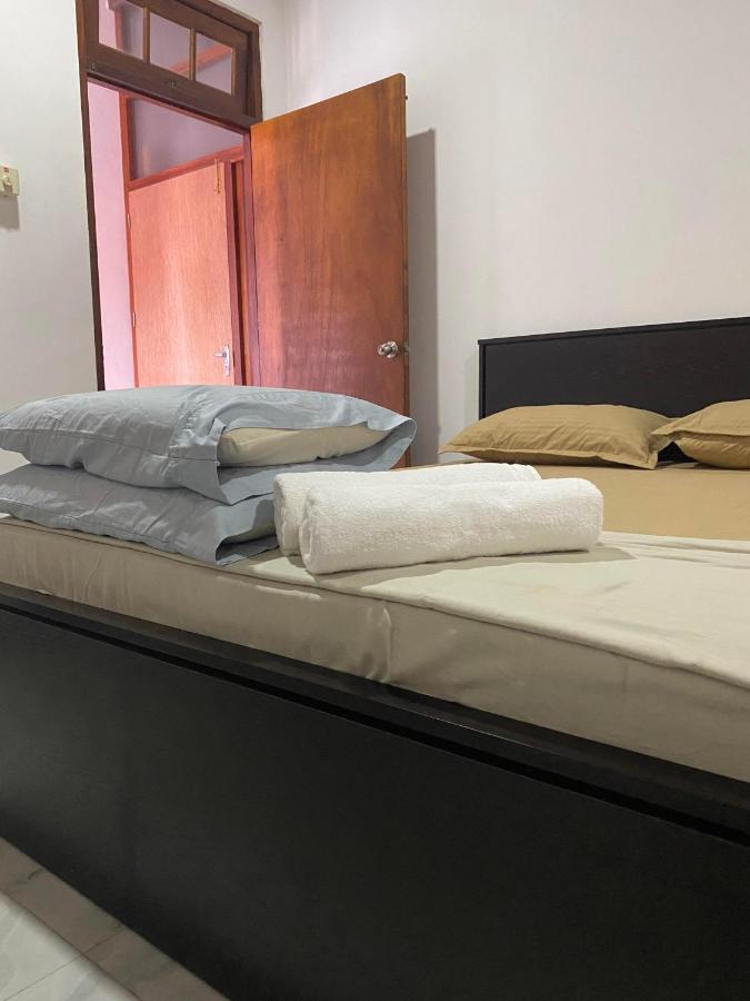 Ice Berg Apartment Dehiwala-Mount Lavinia Bagian luar foto