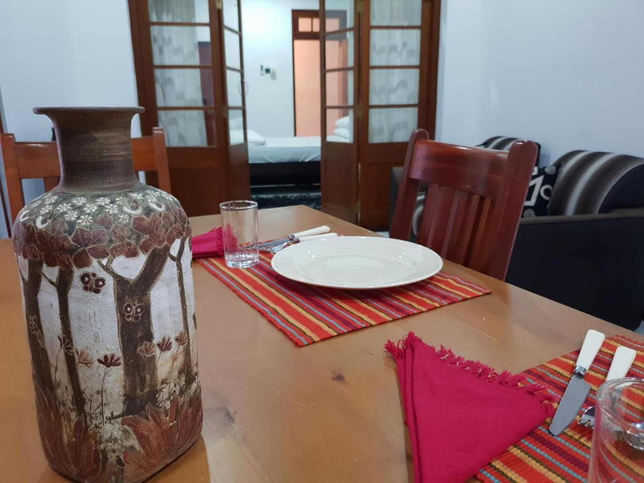 Ice Berg Apartment Dehiwala-Mount Lavinia Bagian luar foto