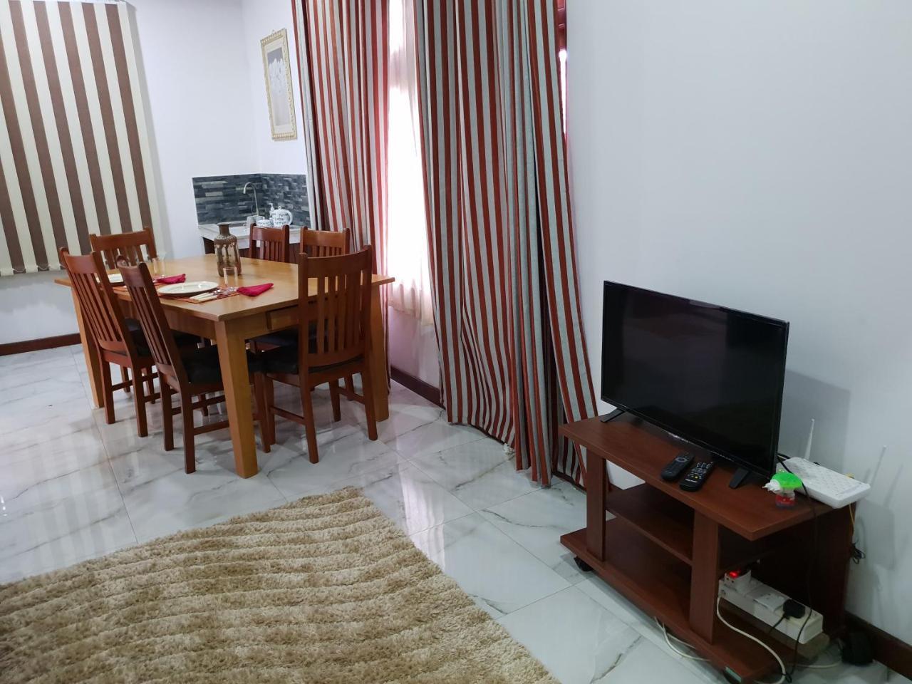 Ice Berg Apartment Dehiwala-Mount Lavinia Bagian luar foto