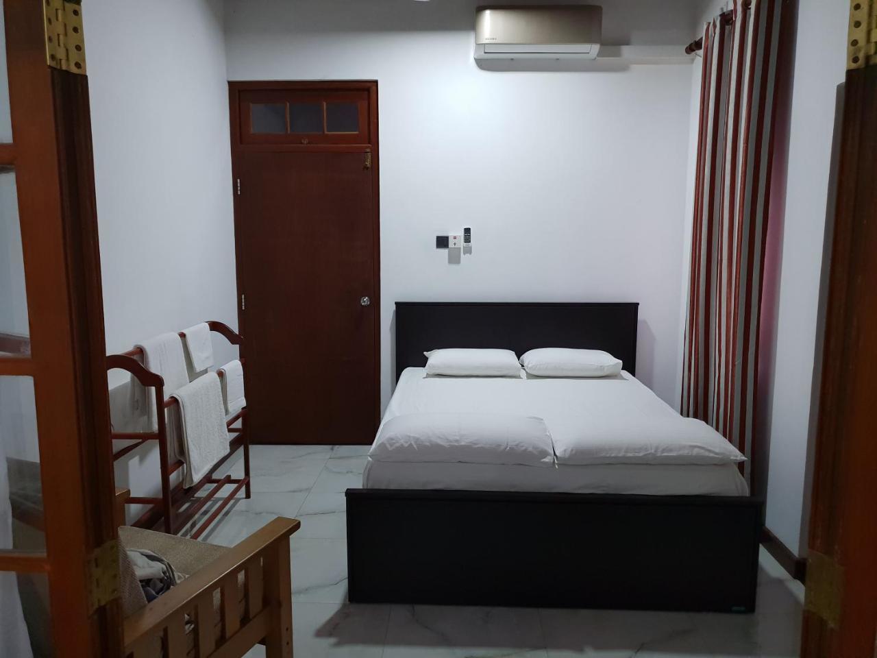 Ice Berg Apartment Dehiwala-Mount Lavinia Bagian luar foto