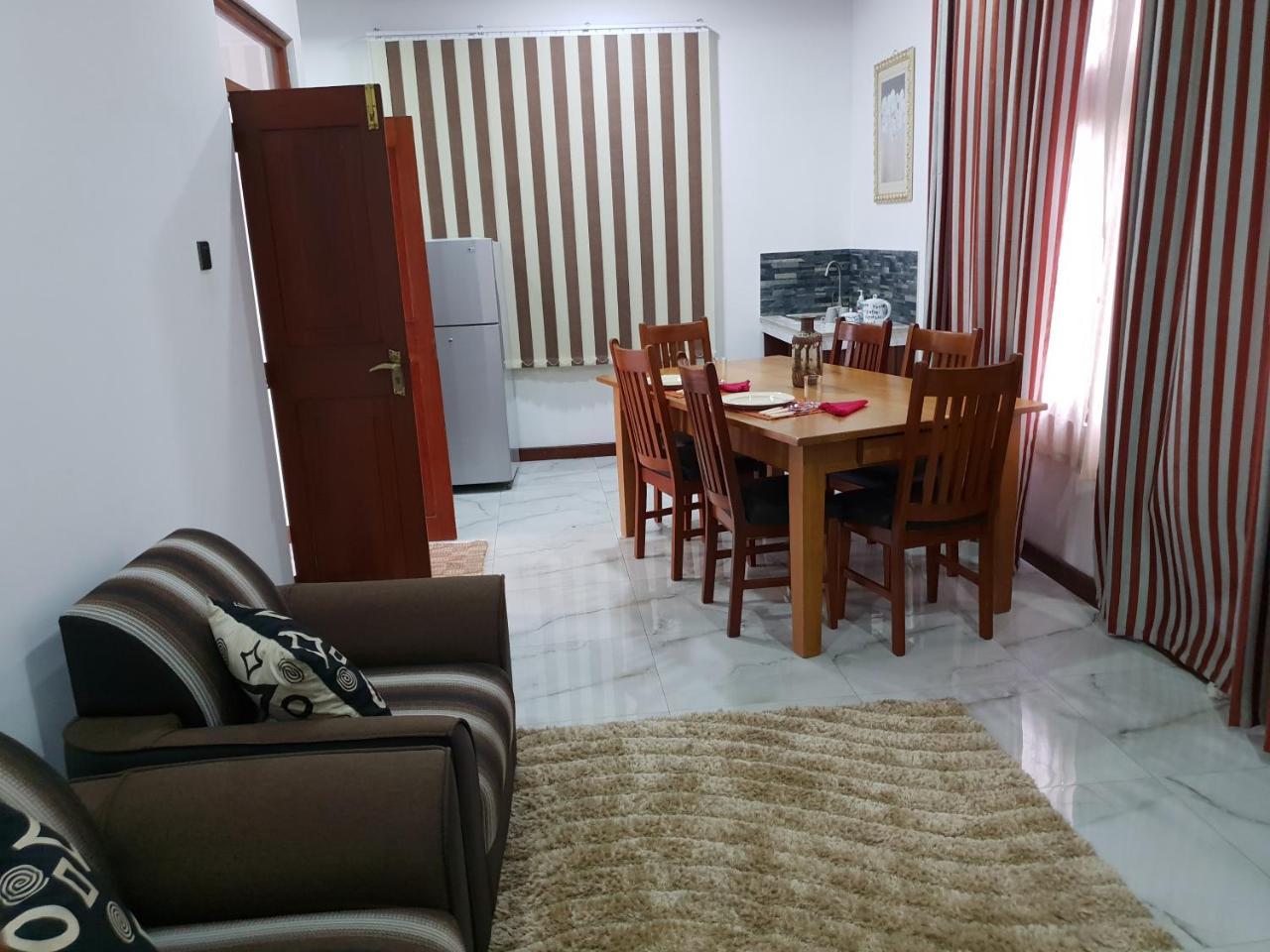 Ice Berg Apartment Dehiwala-Mount Lavinia Bagian luar foto
