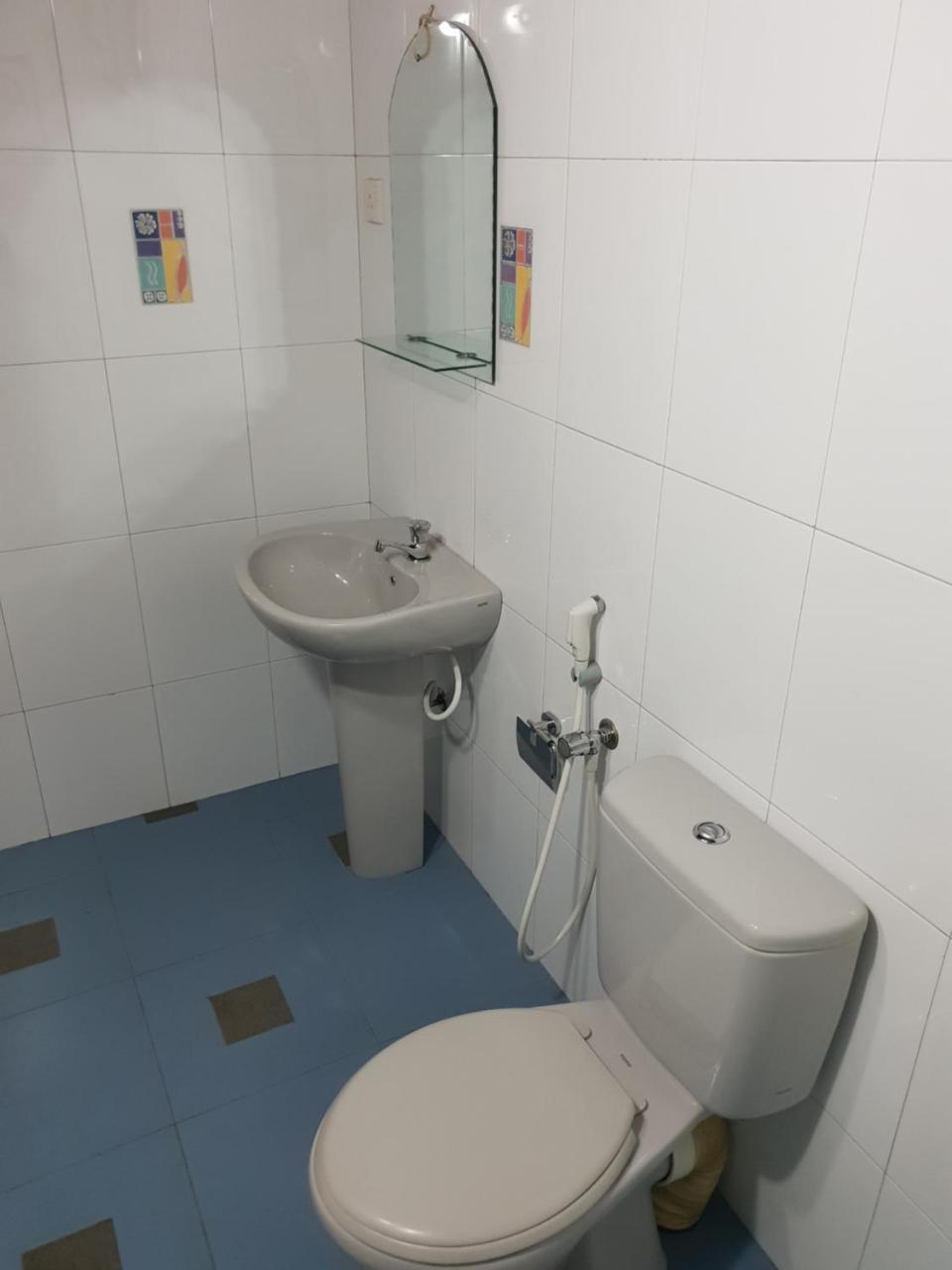 Ice Berg Apartment Dehiwala-Mount Lavinia Bagian luar foto
