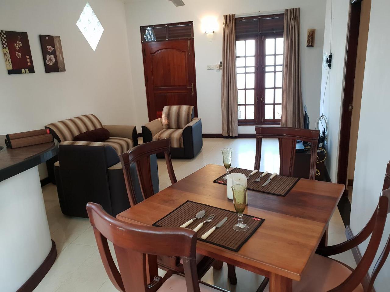 Ice Berg Apartment Dehiwala-Mount Lavinia Bagian luar foto